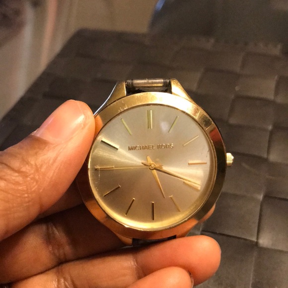 Michael Kors Watch - Picture 3 of 8